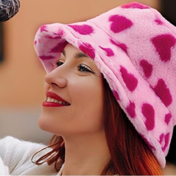 Accessories - NEW Plush Faux Fur Bucket Hat Pink Heart Print Y2K